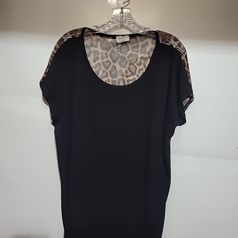 Cream Short Sleeve T-Shirt with Lace Accents